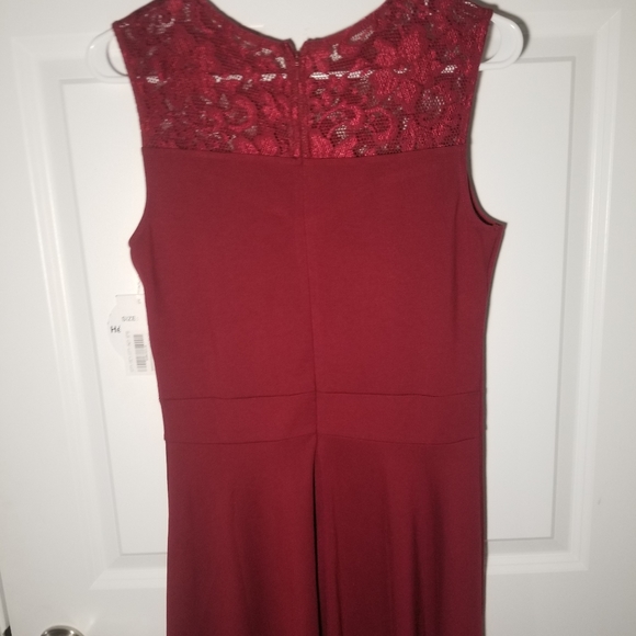 Red laced dress - Picture 7 of 7